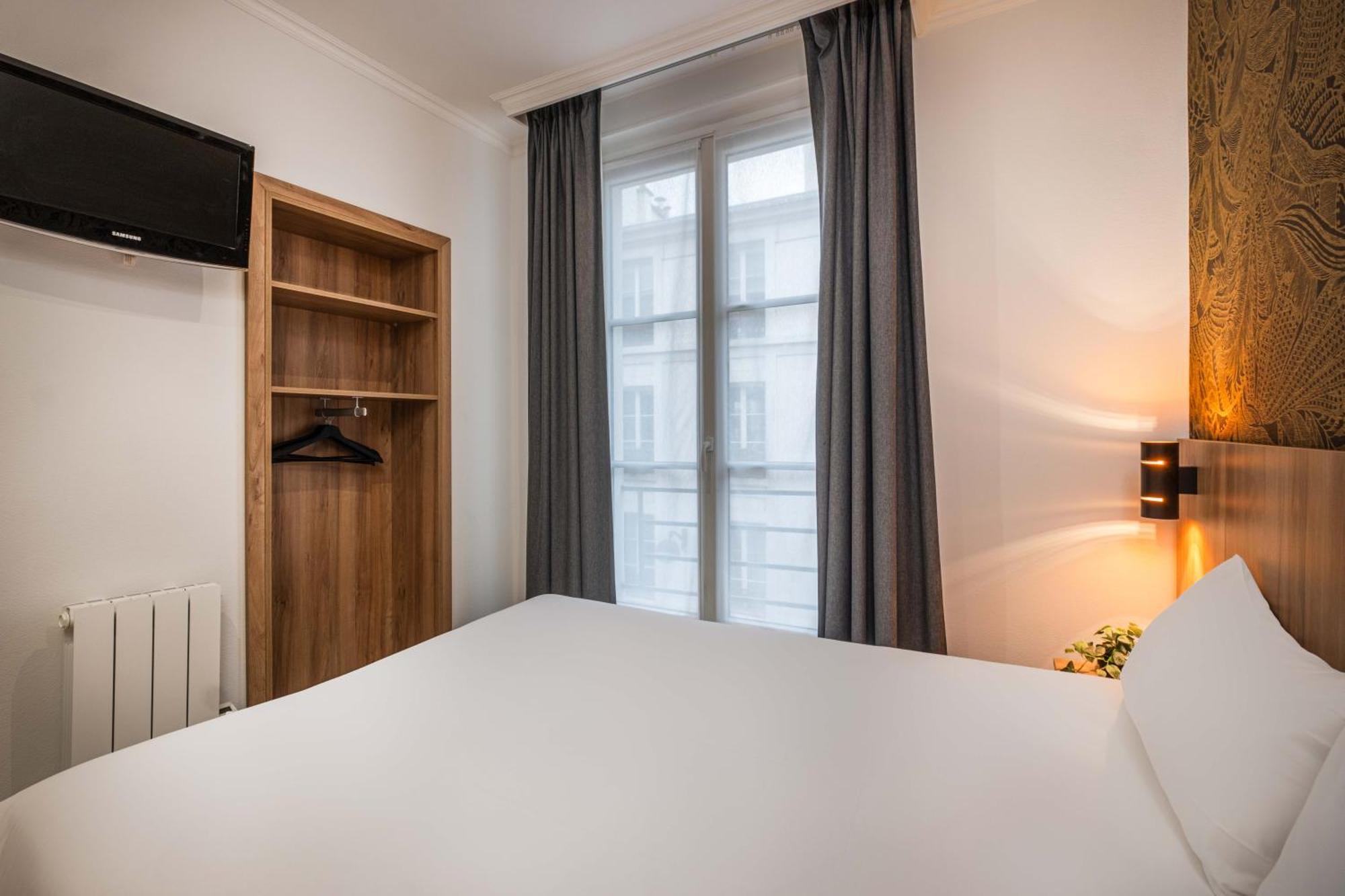 Hotel Daval Paris Exterior photo