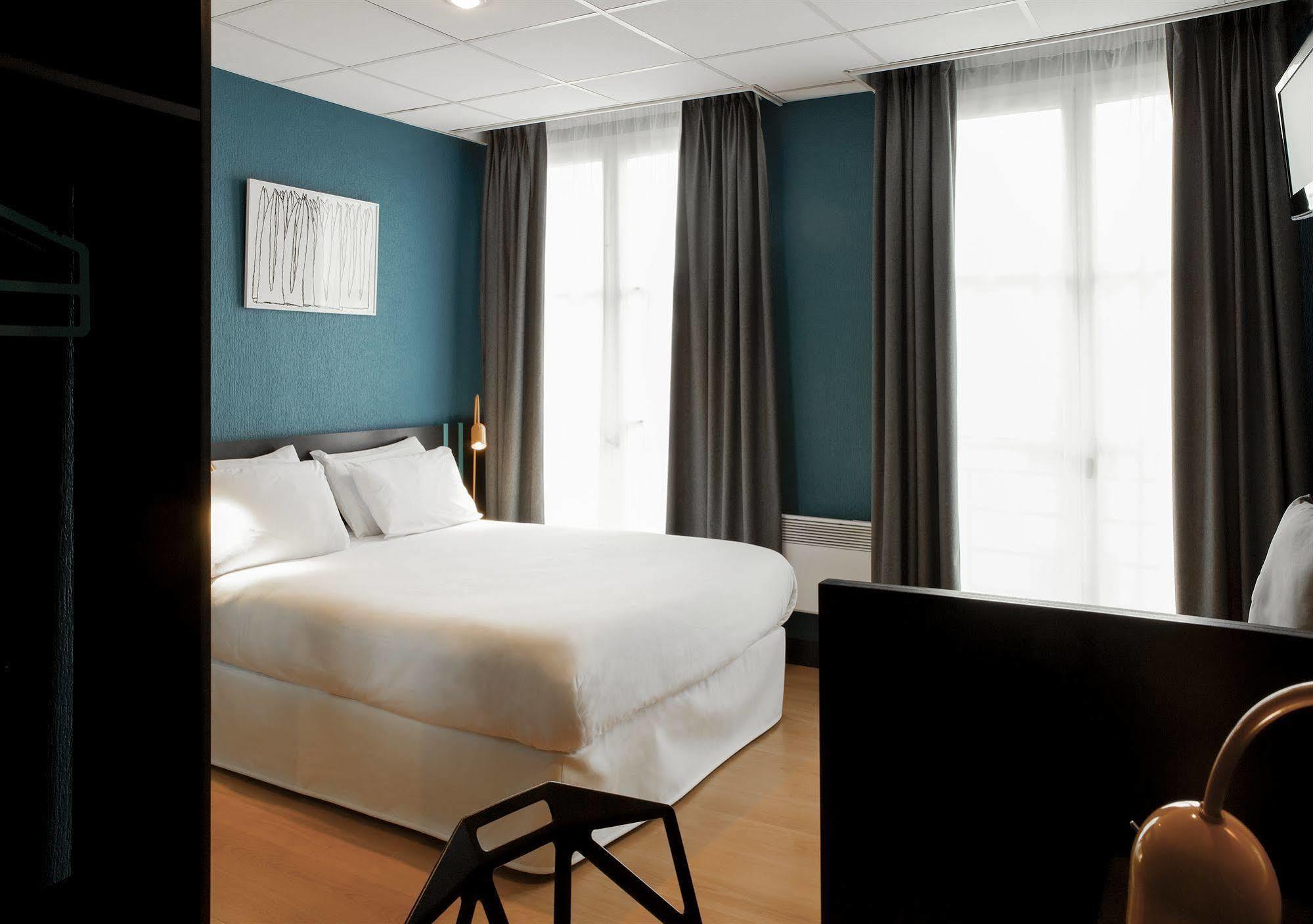 Hotel Daval Paris Exterior photo